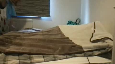 Snapshot of redfoxofficial chatting on 02-24-26, 10:35 Redfox online show from 02-24-26, 10:35