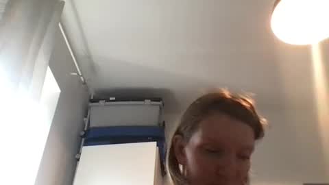 Snapshot of redfoxofficial chatting on 06-20-26, 08:17 Redfox online show from 06-20-26, 08:17