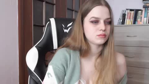 Lily online show from 03-05-25, 05:29