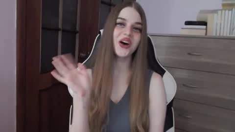 Lily online show from 01-06-26, 02:04