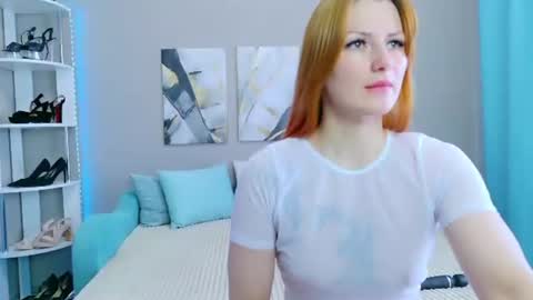 Snapshot of redhead_vixen__ chatting on 06-16-26, 02:14 Alice online show from 06-16-26, 02:14