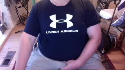 Snapshot of redheaded_aus chatting on 01-27-25, 10:38 Burt Macklin online show from 01-27-25, 10:38