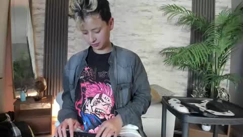 redhood_1_ online show from 03-28-26, 05:40