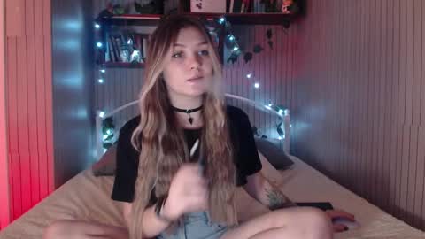 Snapshot of redmoonhead chatting on 02-11-26, 11:26 Ana online show from 02-11-26, 11:26