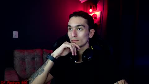 Snapshot of redrum_696 chatting on 12-06-24, 07:01 Red online show from 12-06-24, 07:01