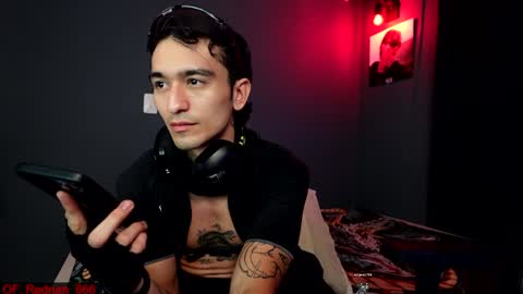 Snapshot of redrum_696 chatting on 12-13-24, 05:05 Red online show from 12-13-24, 05:05