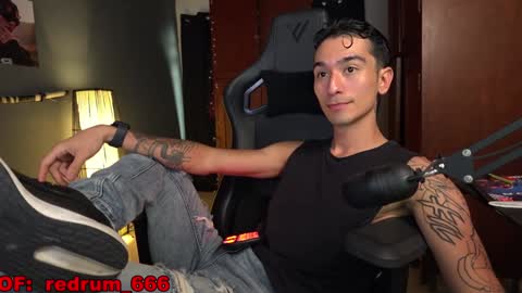 Snapshot of redrum_696 chatting on 01-15-25, 06:29 Red online show from 01-15-25, 06:29