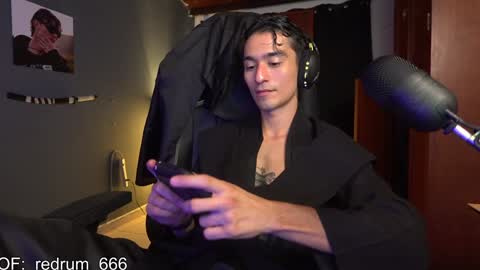 Snapshot of redrum_696 chatting on 01-23-25, 09:18 Red online show from 01-23-25, 09:18