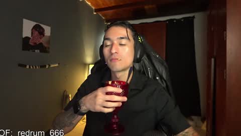 Snapshot of redrum_696 chatting on 01-24-25, 04:39 Red online show from 01-24-25, 04:39