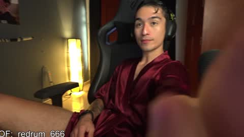 Snapshot of redrum_696 chatting on 01-25-25, 04:35 Red online show from 01-25-25, 04:35