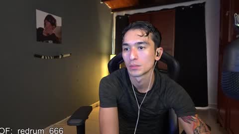 Snapshot of redrum_696 chatting on 01-27-25, 08:07 Red online show from 01-27-25, 08:07