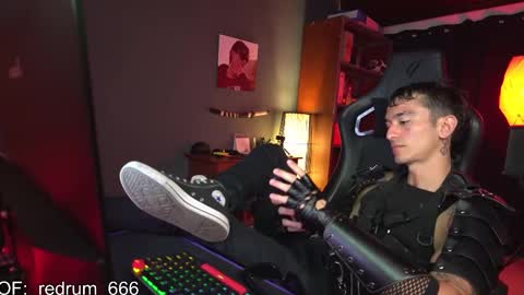 Snapshot of redrum_696 chatting on 03-06-25, 07:43 Red online show from 03-06-25, 07:43