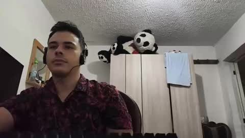 Snapshot of redsoul951869 chatting on 09-09-25, 04:23 RedsoulReaver online show from 09-09-25, 04:23