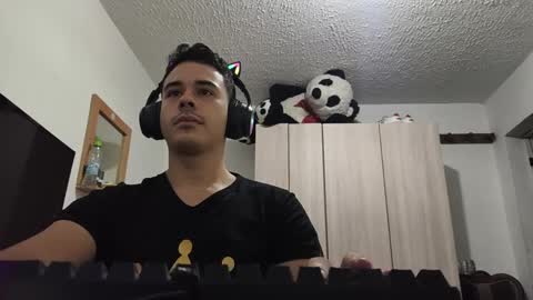 Snapshot of redsoul951869 chatting on 09-14-25, 03:49 RedsoulReaver online show from 09-14-25, 03:49