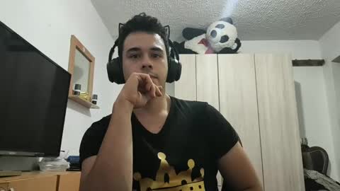 Snapshot of redsoul951869 chatting on 10-05-25, 05:39 RedsoulReaver online show from 10-05-25, 05:39