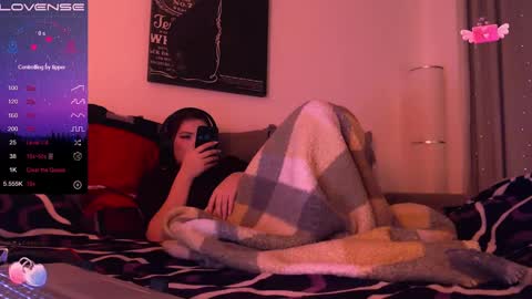 Snapshot of redyari chatting on 01-11-25, 12:55 Red online show from 01-11-25, 12:55