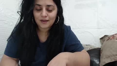 Snapshot of reeapassion chatting on 11-28-25, 10:12 Reea online show from 11-28-25, 10:12