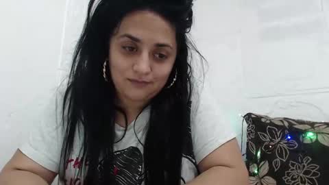 Snapshot of reeapassion chatting on 12-16-25, 08:25 Reea online show from 12-16-25, 08:25