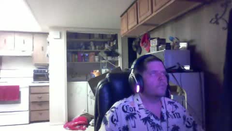 Snapshot of reecoiled chatting on 06-22-26, 06:43 reecoiled online show from 06-22-26, 06:43