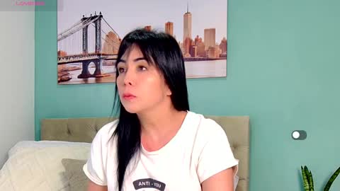 Snapshot of reese_yanella chatting on 02-11-26, 10:09 Yanella online show from 02-11-26, 10:09