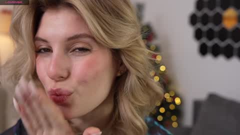 JessyinCherri yang online show from 12-29-24, 07:17