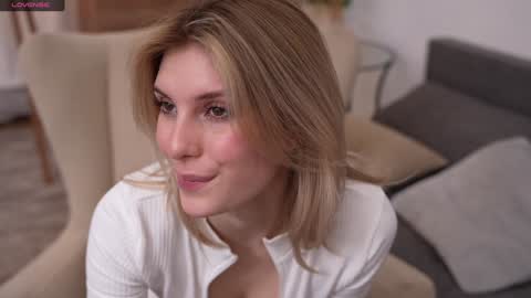 JessyinCherri yang online show from 01-19-25, 10:28