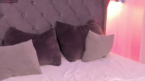 Regina  online show from 01-18-26, 01:31