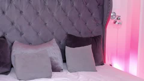 Regina  online show from 01-18-26, 10:24