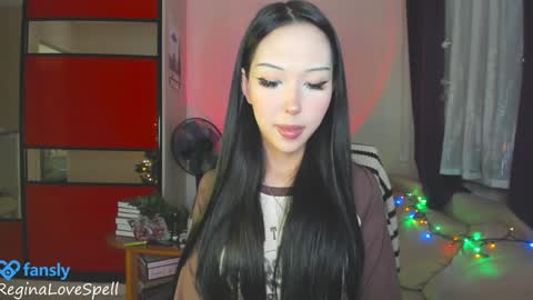 Snapshot of reginainspace chatting on 12-30-24, 01:15 Regina online show from 12-30-24, 01:15