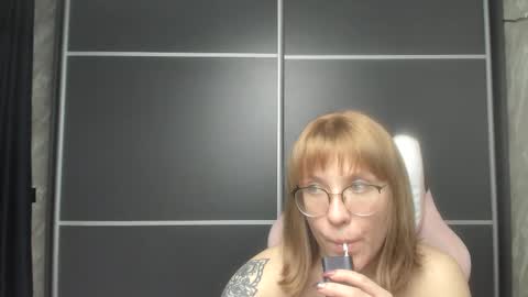 Snapshot of reginasmilee chatting on 01-30-25, 03:29 Regina online show from 01-30-25, 03:29