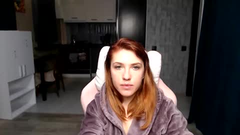 Snapshot of reginasmilee chatting on 10-06-25, 01:03 Regina online show from 10-06-25, 01:03