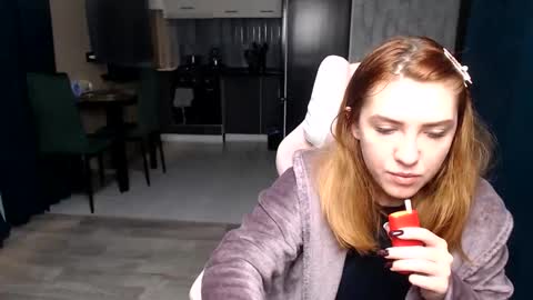 Regina online show from 11-04-25, 01:05