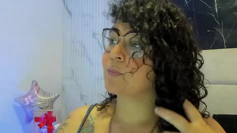 reginavegaa online show from 05-26-26, 11:39