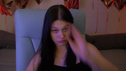 Snapshot of reginawine chatting on 09-13-25, 05:46 ReginaWine online show from 09-13-25, 05:46