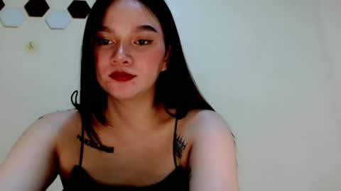 Snapshot of reignxxxx chatting on 05-22-26, 01:28 Rei online show from 05-22-26, 01:28