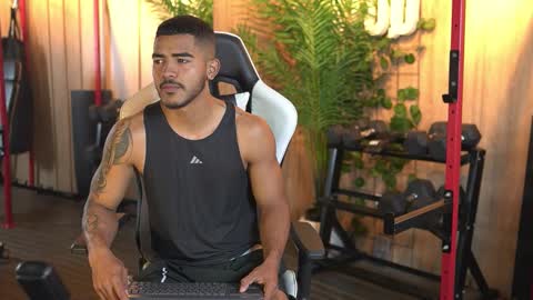 Reik online show from 12-22-25, 12:13