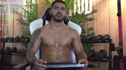 Snapshot of reik_von chatting on 07-22-26, 11:57 Reik online show from 07-22-26, 11:57