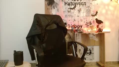   REIKO  online show from 10-25-25, 08:03