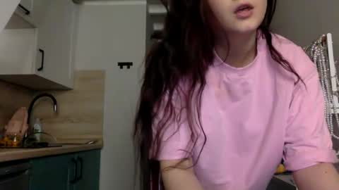 Snapshot of reilbelll chatting on 11-20-25, 09:25 Bell online show from 11-20-25, 09:25