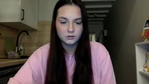 Snapshot of reilbelll chatting on 12-03-25, 01:09 Bell online show from 12-03-25, 01:09