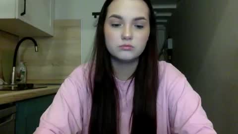 Snapshot of reilbelll chatting on 12-04-25, 02:15 Bell online show from 12-04-25, 02:15