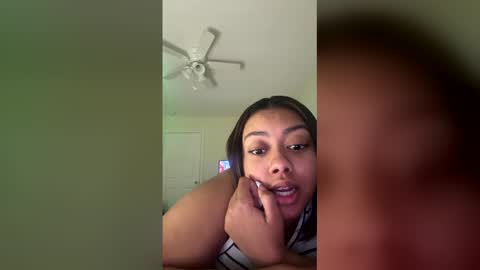 Snapshot of reinarica chatting on 02-22-26, 11:20 reinarica online show from 02-22-26, 11:20
