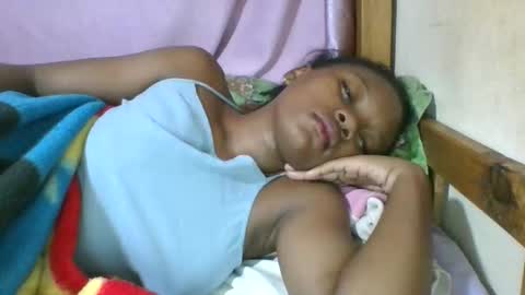 Snapshot of reinechi chatting on 05-19-26, 04:52 Reinechi online show from 05-19-26, 04:52