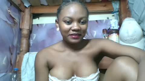 Snapshot of reinechi chatting on 06-18-26, 04:57 Reinechi online show from 06-18-26, 04:57