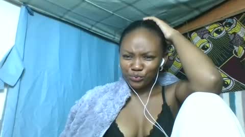 Snapshot of reinechi chatting on 07-23-26, 06:17 Reinechi online show from 07-23-26, 06:17