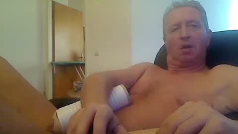Snapshot of reini7211 chatting on 03-23-26, 03:05 reini7211 online show from 03-23-26, 03:05