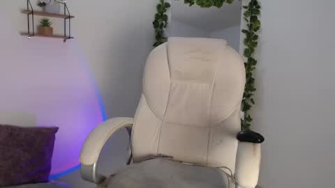 Erika online show from 12-11-24, 03:02