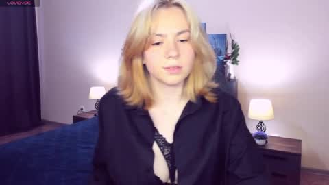 RemiPeach online show from 05-19-26, 03:40