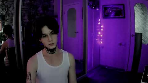 Snapshot of remitrash chatting on 09-12-25, 10:15 RemiTrash online show from 09-12-25, 10:15