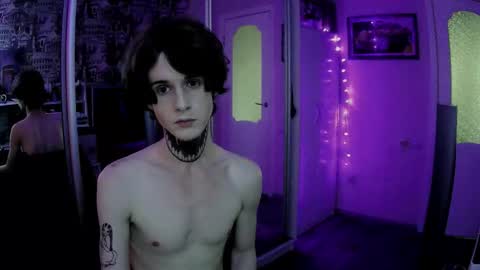 Snapshot of remitrash chatting on 10-31-25, 08:26 RemiTrash online show from 10-31-25, 08:26